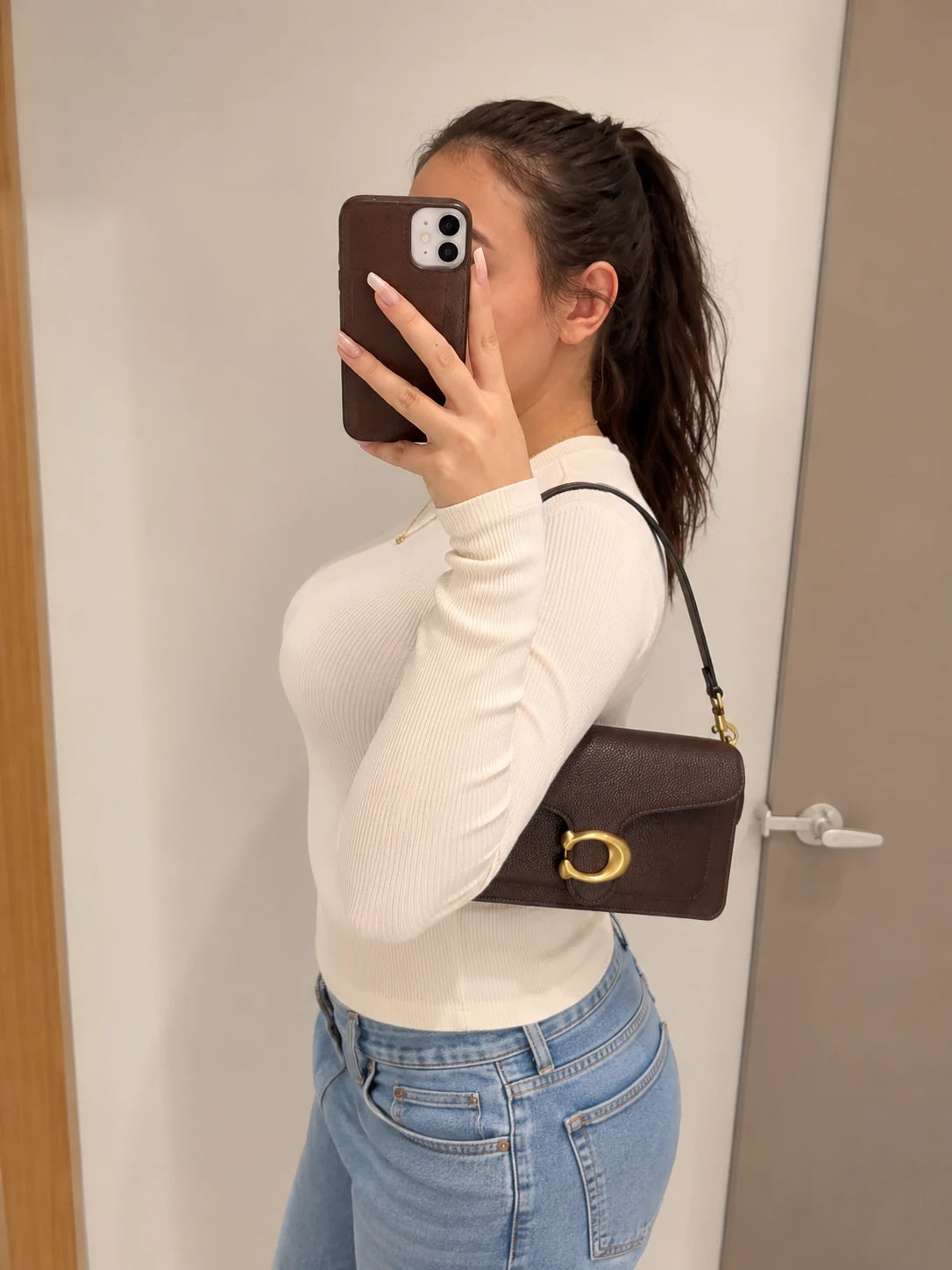 @larissafg